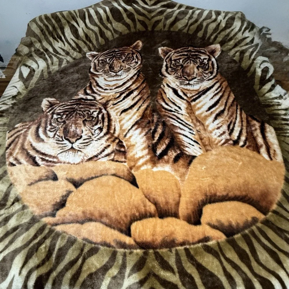 Vintage 3 Tiger Print Mink Plush Blanket 84x90 Wildlife Tiger‎ Stripe